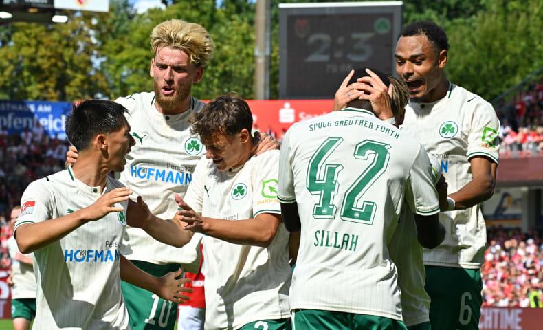 kleeblatt-gewinnt-wildes-spiel-in-cottbus